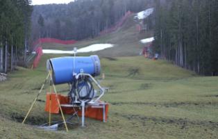 Kandahar Schneekanone ohne Schnee